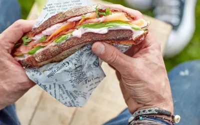 Sandwich de tarama, saumon fumé et avocat